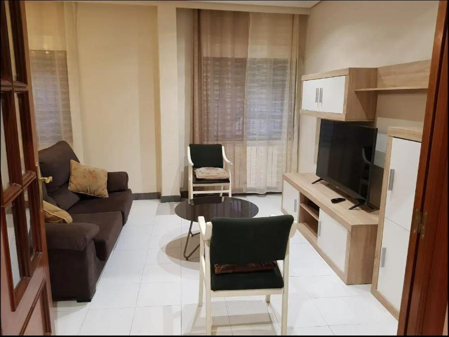 Private Room With Shared Bathroom Salamanca Exterior photo