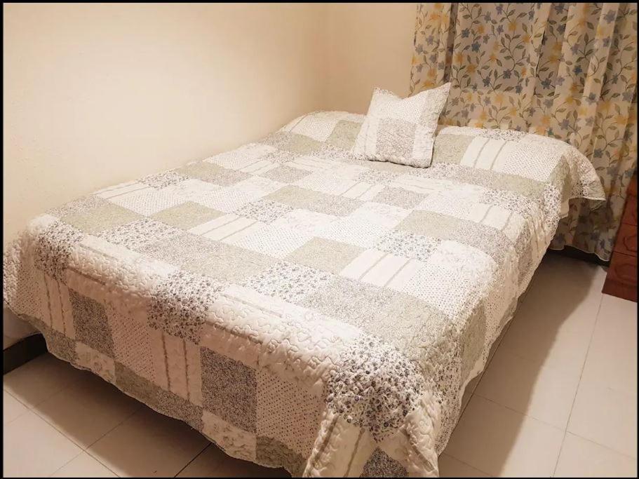 Private Room With Shared Bathroom Salamanca Exterior photo